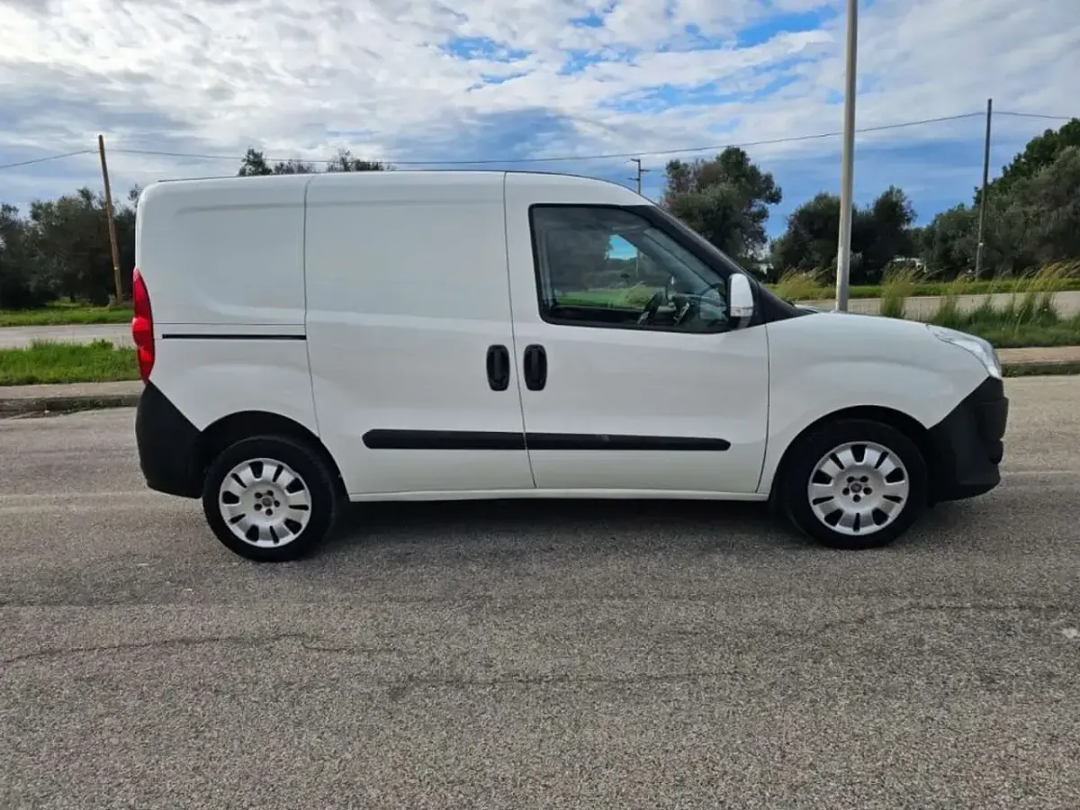 Usata Fiat Doblò 105 CV (77 kW) 2014 Bianco Monovolume
