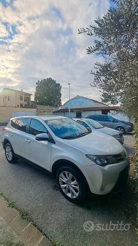 Usata Toyota RAV4 2013 Bianco Berlina