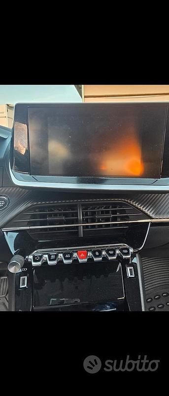 Usata Peugeot 208 Allure 101 CV (74 kW) 2021 Grigio Utilitaria