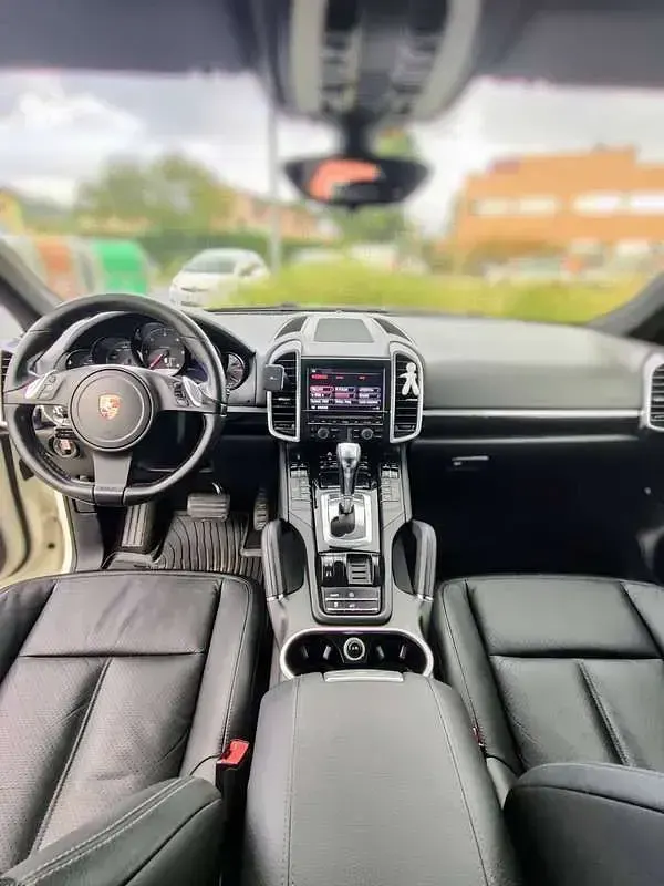 Usata Porsche Cayenne 245 CV (180 kW) 2011 Bianco SUV