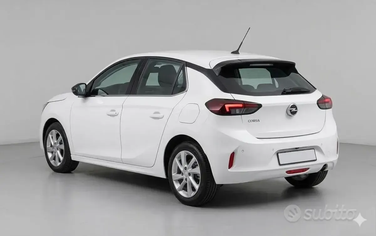 Usata Opel Corsa Elegance 102 CV (75 kW) 2023 Bianco Utilitaria