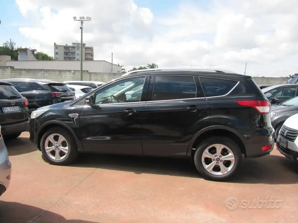 Usata Ford Kuga Titanium 115 CV (84 kW) 2015 Nero SUV