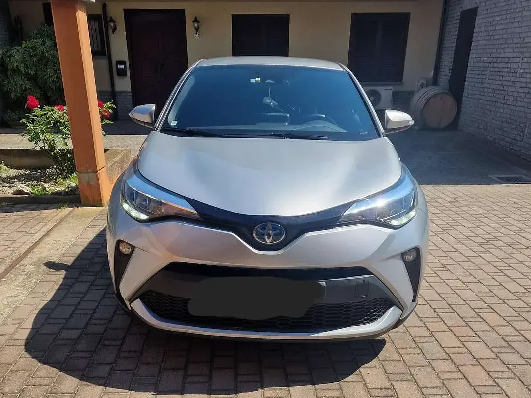 Usata Toyota C-HR Active 122 CV (89 kW) 2023 Grigio SUV