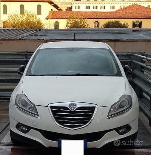 Usata Lancia Delta 105 CV (77 kW) 2012 Bianco Utilitaria