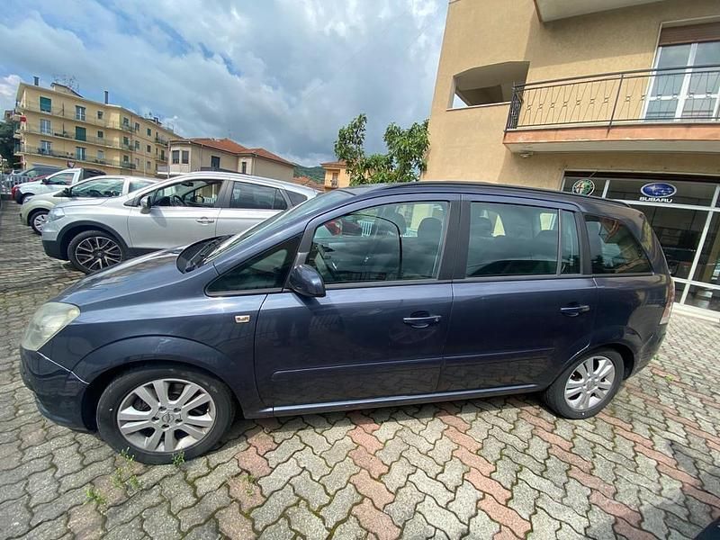 Usata Opel Zafira 125 CV (91 kW) 2008 Blu Monovolume