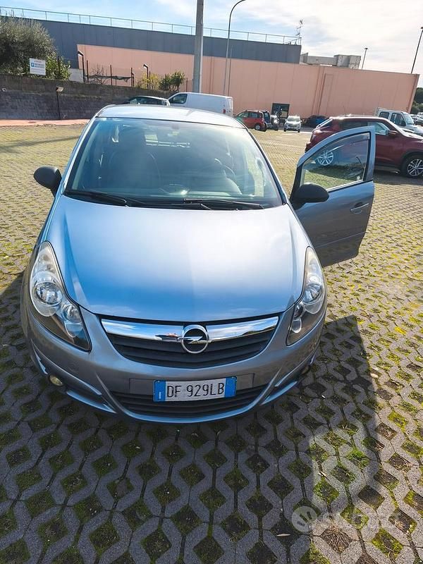 Usata Opel Corsa 2007 Grigio Berlina