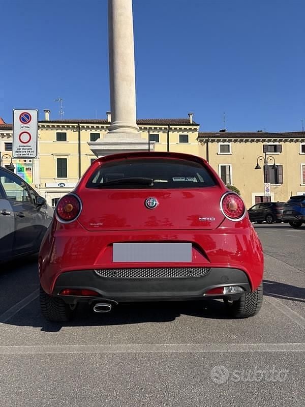 Usata Alfa Romeo MiTo Super 95 CV (69 kW) 2016 Rosso Utilitaria