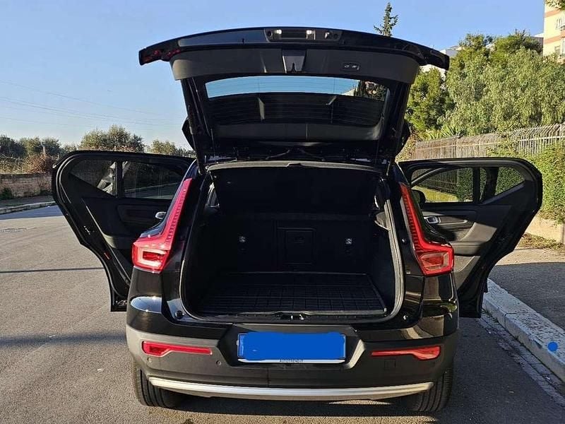 Usata Volvo XC40 Core 163 CV (119 kW) 2023 Nero SUV