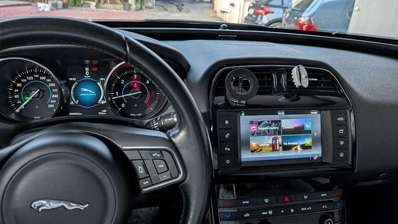 Usata Jaguar XE Business Edition 163 CV (119 kW) 2017 Nero Berlina