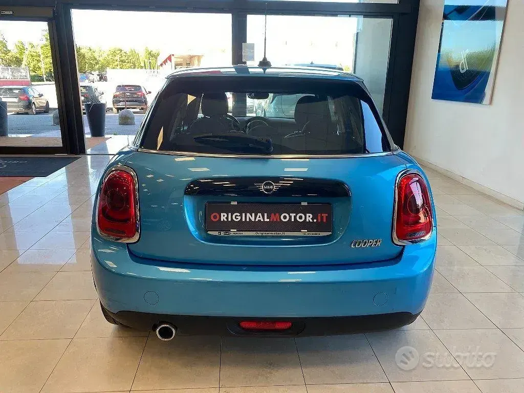 Usata Mini Cooper 136 CV (100 kW) 2019 Blu Utilitaria