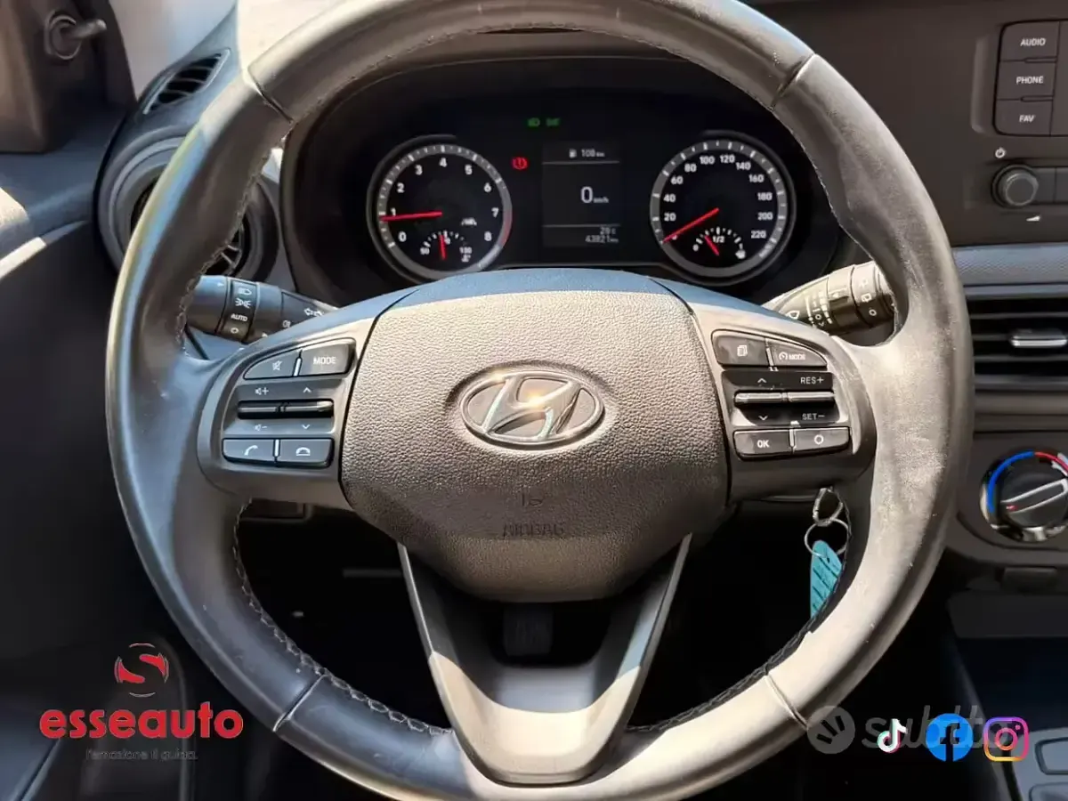 Usata Hyundai i10 Advanced 65 CV (47 kW) 2023 Bluazzurro Utilitaria
