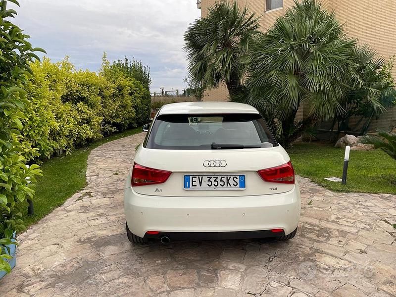 Usata Audi A1 Ambition 90 CV (66 kW) 2013 Bianco Utilitaria