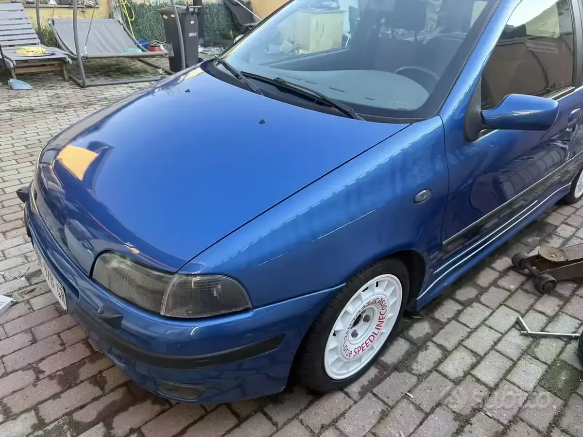 Usata Fiat Punto 133 CV (97 kW) 1995 Blu Utilitaria