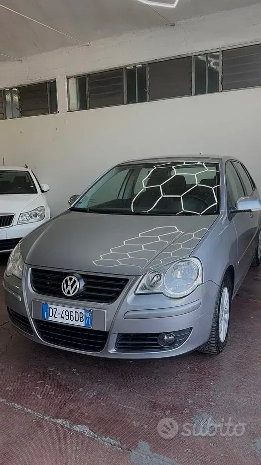 Usata VW Polo Comfortline 69 CV (50 kW) 2009 Grigio Utilitaria