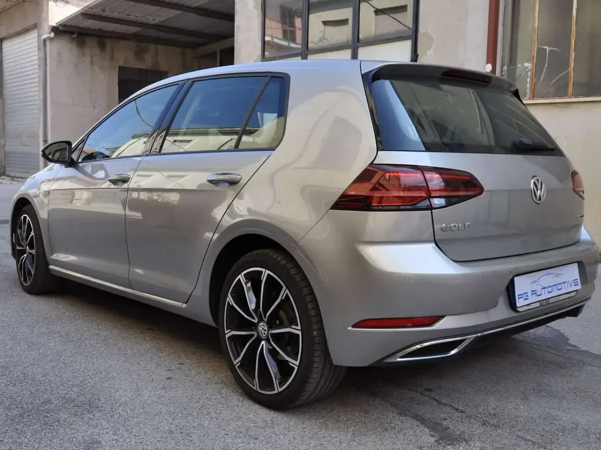 Usata VW Golf VII Highline 110 CV (80 kW) 2018 Grigio Berlina