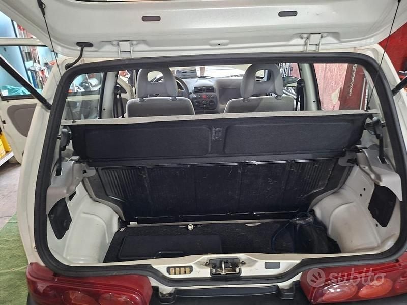 Usata Fiat 600 54 CV (39 kW) 2007 Bianco Utilitaria