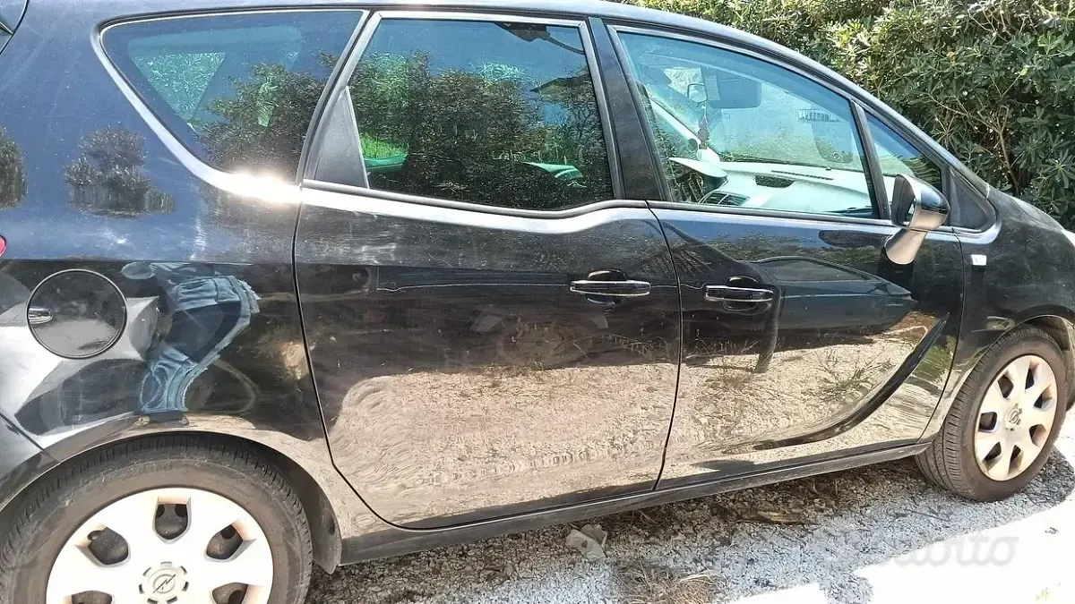 Usata Opel Meriva 95 CV (69 kW) 2011 Monovolume