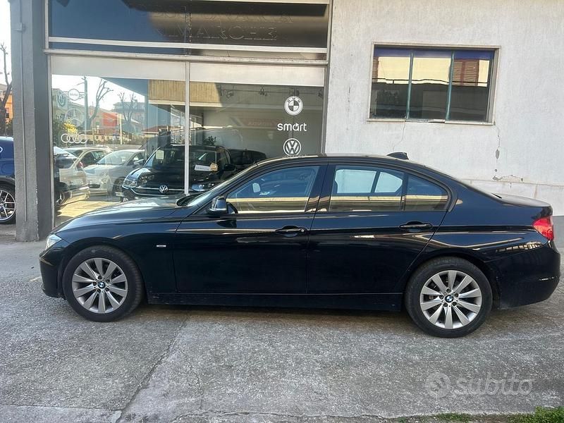 Usata BMW 318 143 CV (105 kW) 2014 Nero Berlina