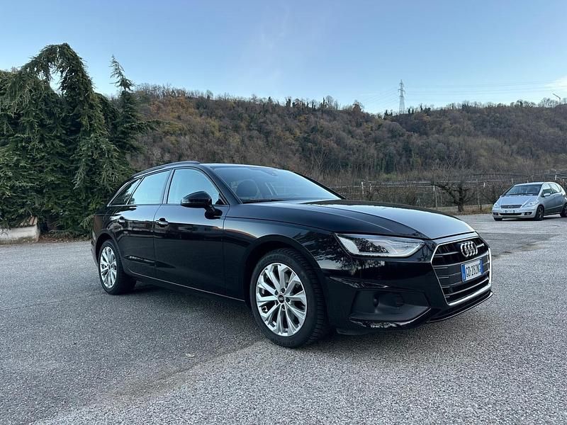 Usata Audi A4 Advanced 163 CV (119 kW) 2020 Nero Station wagon