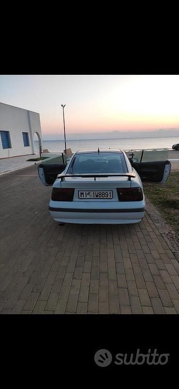 Usata Opel Calibra 116 CV (85 kW) 1992 Grigio Coupé