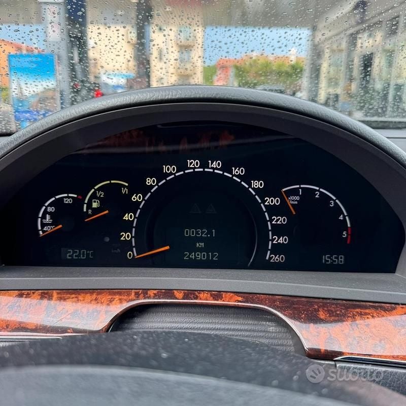 Usata Mercedes S320 204 CV (150 kW) 2005 Grigio Berlina