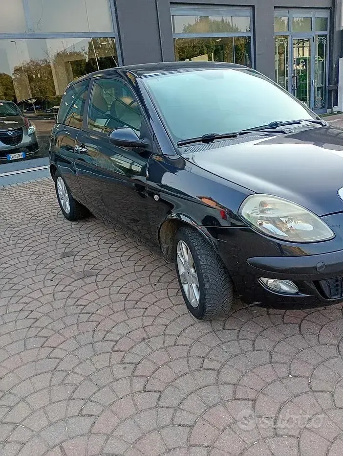 Usata Lancia Ypsilon 69 CV (50 kW) 2005 Nero Utilitaria