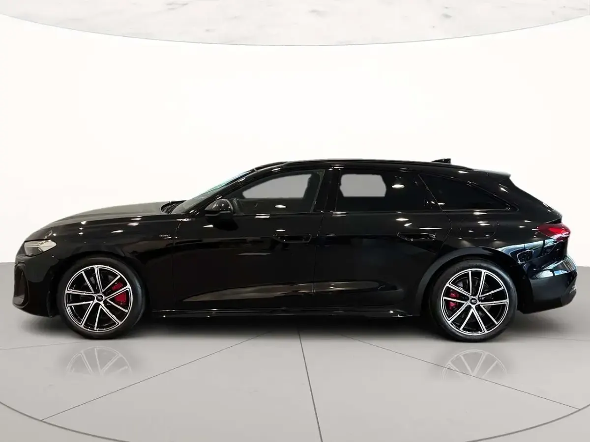 Usata Audi A5 S-Line 299 CV (219 kW) 2025 Nero mito metallizzato Station wagon