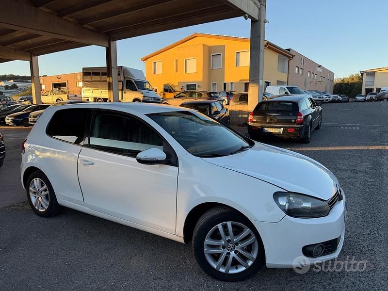 Usata VW Golf VI Highline 104 CV (76 kW) 2010 Bianco Utilitaria