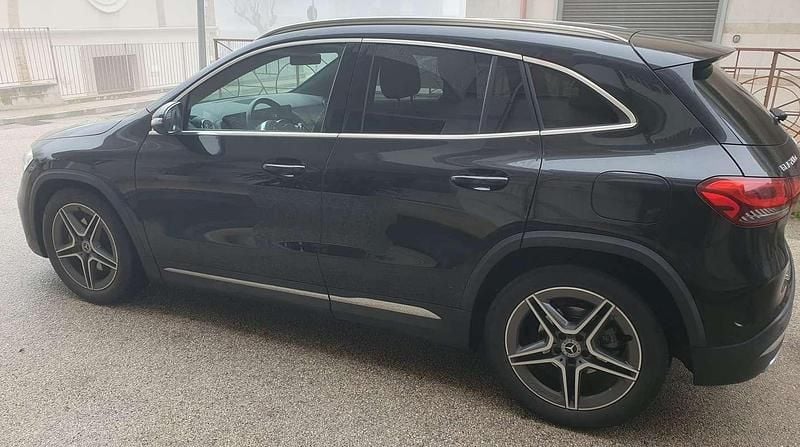 Usata Mercedes GLA200 Premium 150 CV (110 kW) 2020 Nero SUV
