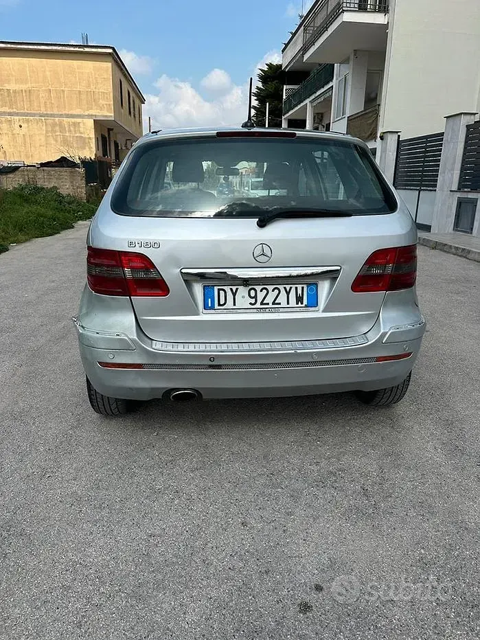 Usata Mercedes B180 116 CV (85 kW) 2009 Grigio Monovolume