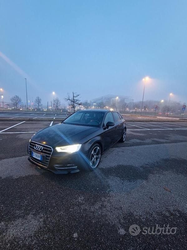 Nero Usata 2017 Audi A3 S-Line Tre volumi | 11.500 € (Super prezzo) - Immagine 1/4