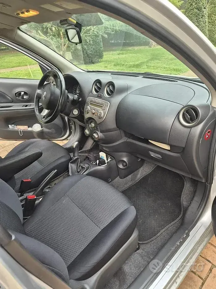 Usata Nissan Micra 80 CV (58 kW) 2012 Grigio Utilitaria