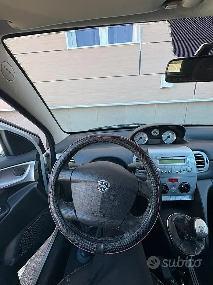 Usata Lancia Ypsilon 90 CV (66 kW) 2008 Bianco Utilitaria