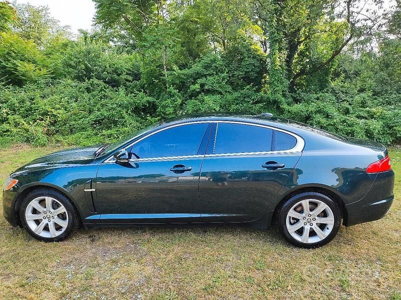 Usata Jaguar XF Premium Luxury 241 CV (177 kW) 2010 Verde Berlina
