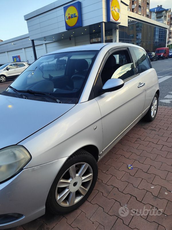 Usata 2007 Lancia Ypsilon Due volumi | 1500 € (Buon prezzo) - Immagine 1/4