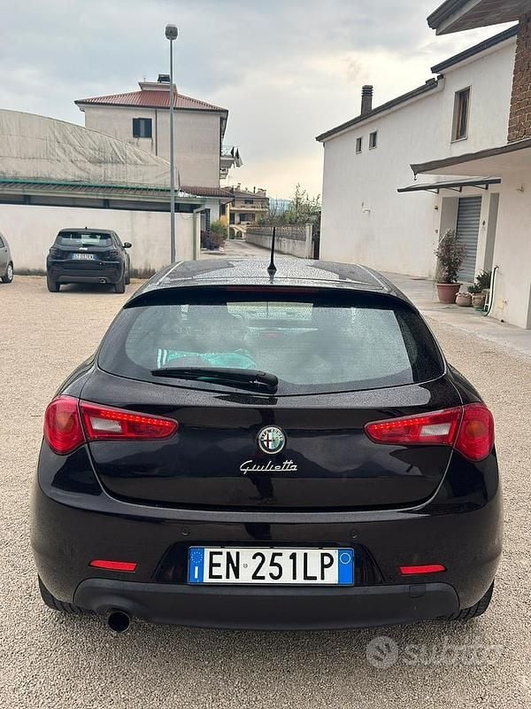 Usata Alfa Romeo Giulietta 120 CV (88 kW) 2011 Nero Utilitaria