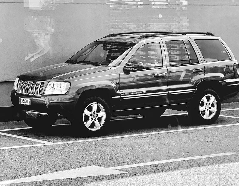 Usata 2003 Jeep Grand Cherokee Overland SUV | 5000 € (Buon prezzo) - Immagine 1/4