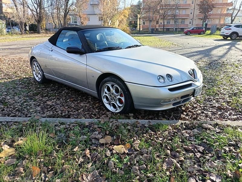 Usata Alfa Romeo GTV 150 CV (110 kW) 1996 Grigio Coupé