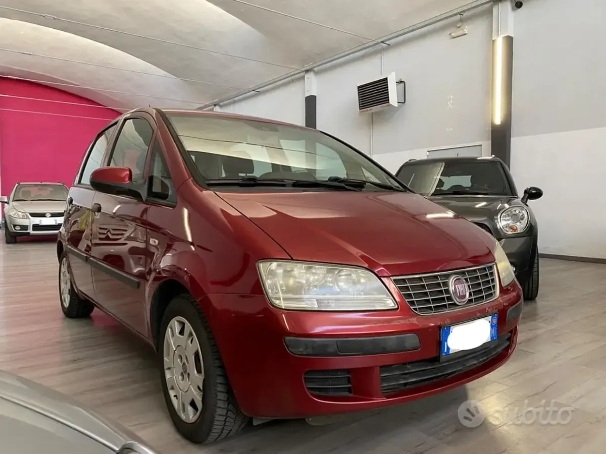 Usata Fiat Idea 77 CV (56 kW) 2010 Rosso Monovolume