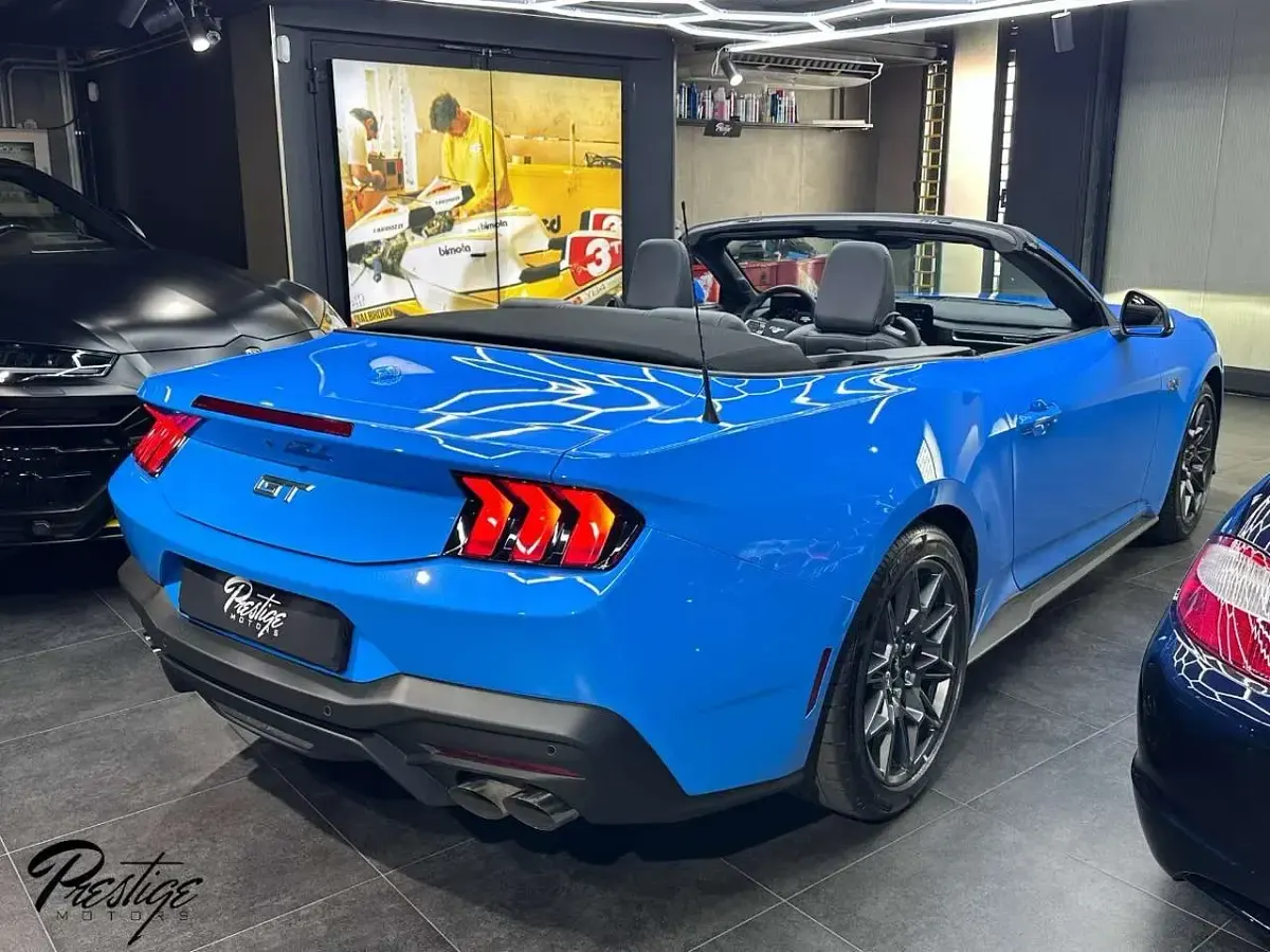 Usata Ford Mustang GT 446 CV (328 kW) 2026 Blu/azzurro Cabrio
