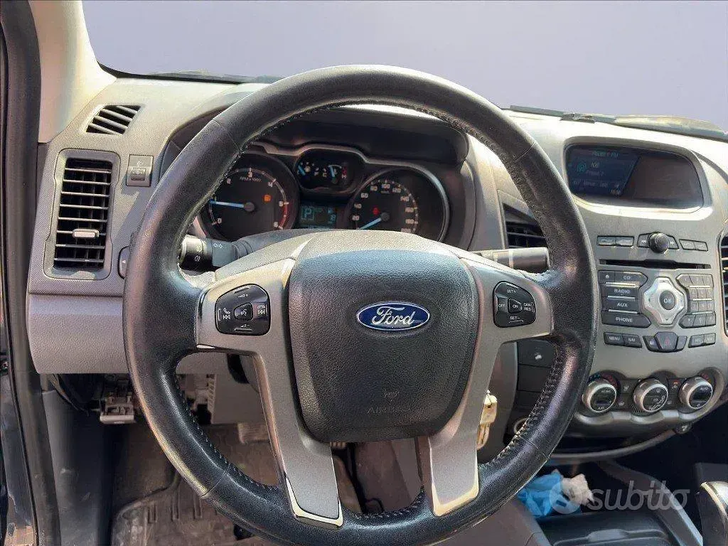 Usata Ford Ranger Limited 160 CV (117 kW) 2015 Nero Pick-up