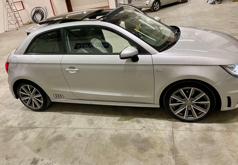 Usata Audi A1 Attraction 122 CV (89 kW) 2010 Berlina