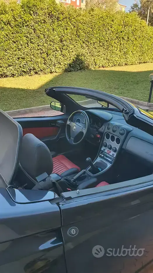 Usata Alfa Romeo Spider 150 CV (110 kW) 2022 Nero Cabrio