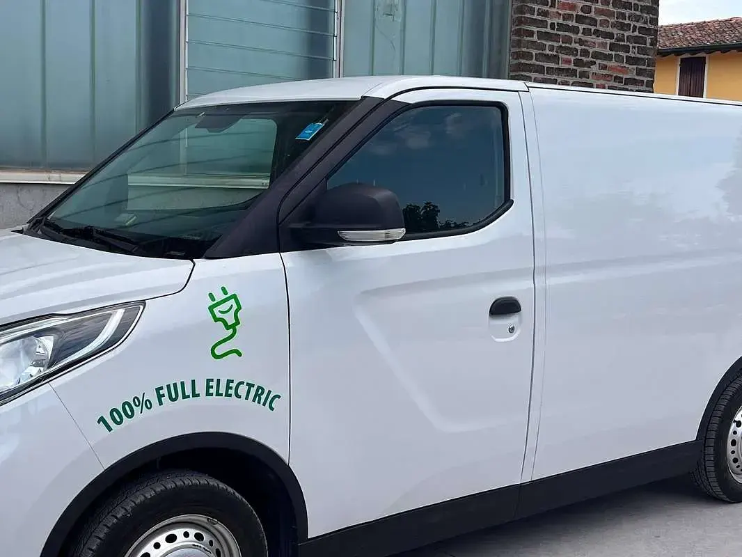 Usata Maxus eDeliver 3 39 kW (54 CV) 2022 Bianco Furgone