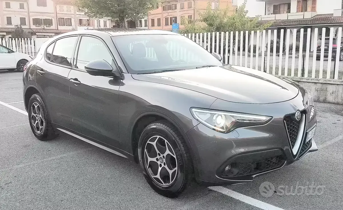 Usata Alfa Romeo Stelvio Super 160 CV (117 kW) 2022 Grigio SUV