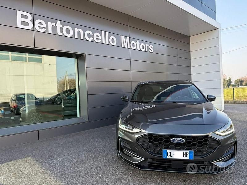 Usata Ford Focus ST-Line 125 CV (91 kW) 2022 Grigio Berlina