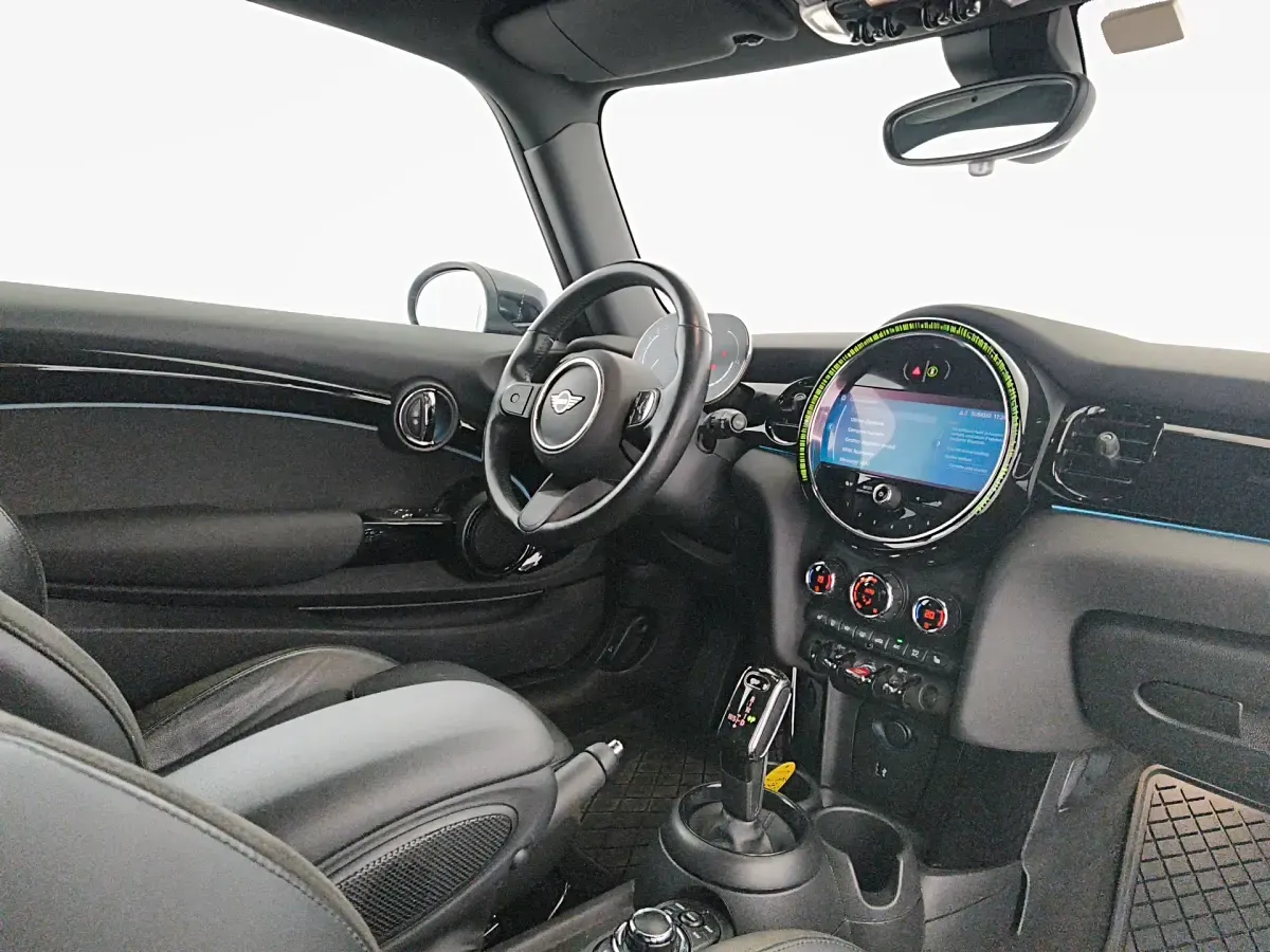 Usata Mini Cooper S Classic 178 CV (130 kW) 2022 Enigmatic black mini yours Utilitaria