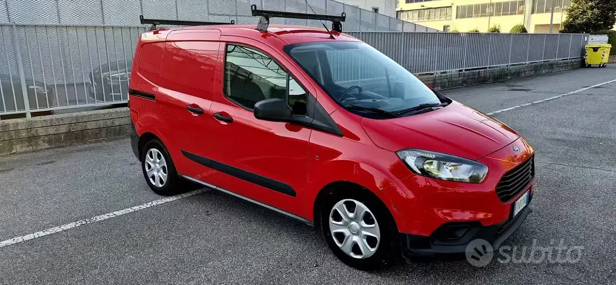 Usata Ford Transit Courier Titanium 75 CV (55 kW) 2018 Rosso Furgone