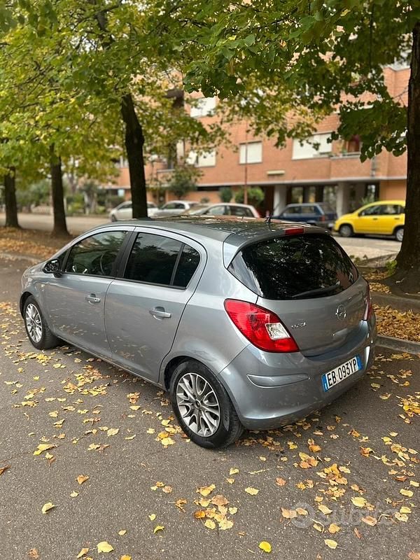 Usata 2012 Opel Corsa Eco Tre volumi | 2799 € (Ottimo prezzo) - Immagine 1/4