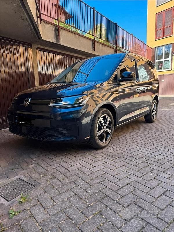 Usata VW Caddy 122 CV (89 kW) 2024 Blu Monovolume